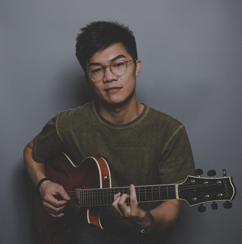 Alan Kwan (Guitar) 