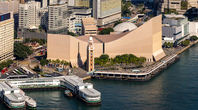 自1989年屹立于维多利亚港旁的香港文化中心