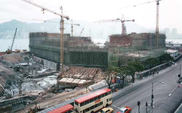 建築工程如火如荼的香港文化中心(攝於1989年5月)