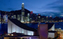 以维多利亚港夜幕为背景的香港文化中心